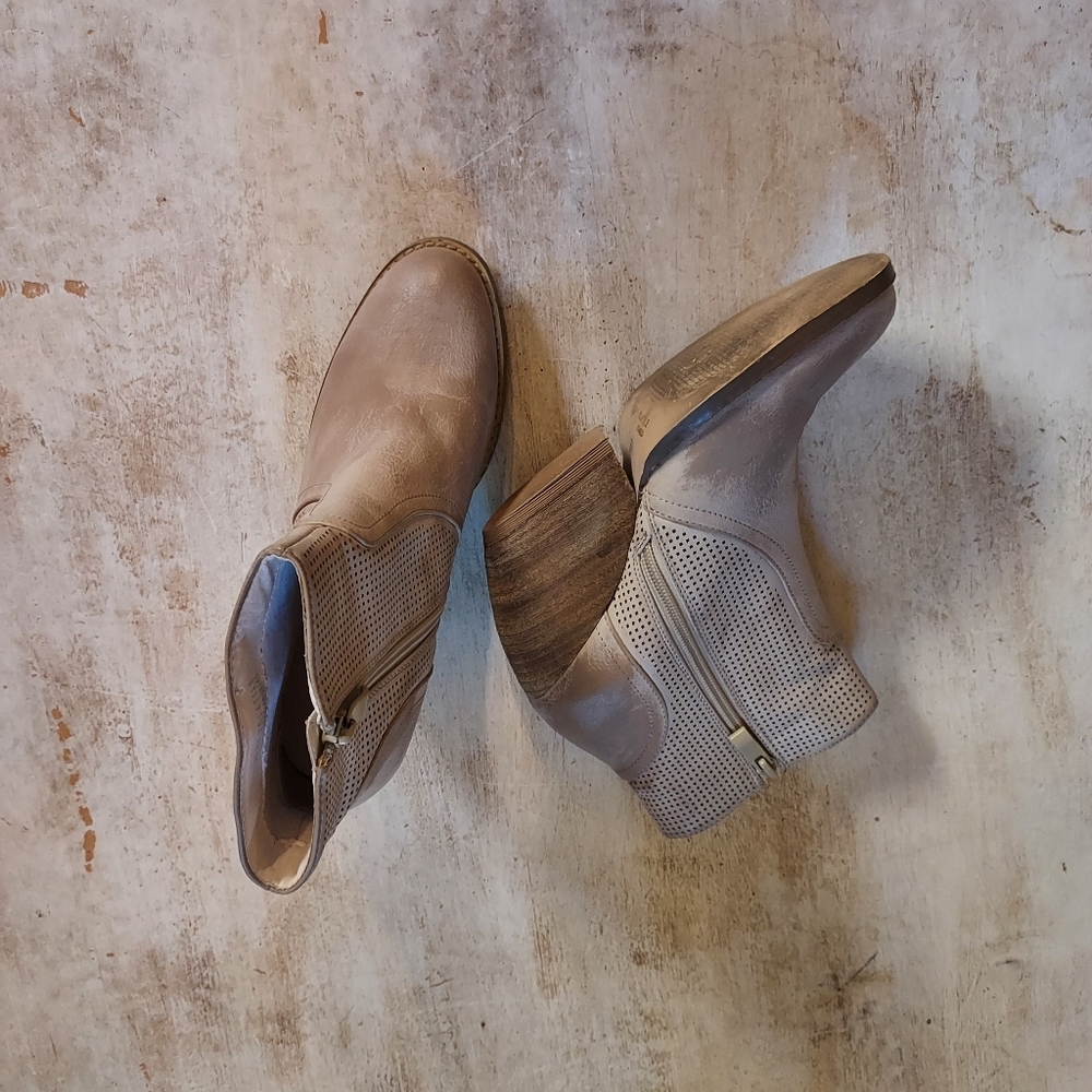 Booties - Picture 3 of 12